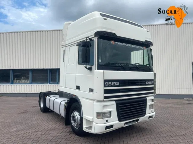 DAF XF 95.480 Euro 2 Manual-gear - Cabeza tractora: foto 1 DAF XF 95.480 Euro 2 Manual-gear - Cabeza tractora: foto 1