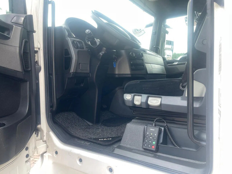Cabeza tractora MAN TGX 18.560 Euro 6 Retarder 2Tank: foto 11