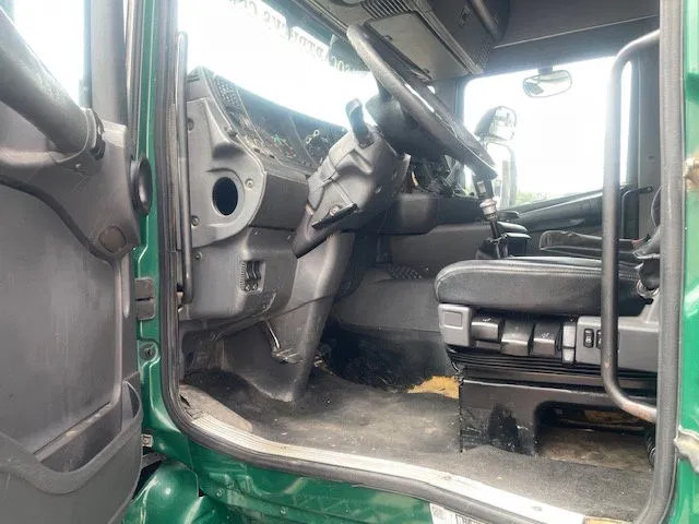 Cabeza tractora Scania R144-530 V8 Retarder 2x Diesel tank: foto 9 Cabeza tractora Scania R144-530 V8 Retarder 2x Diesel tank: foto 9