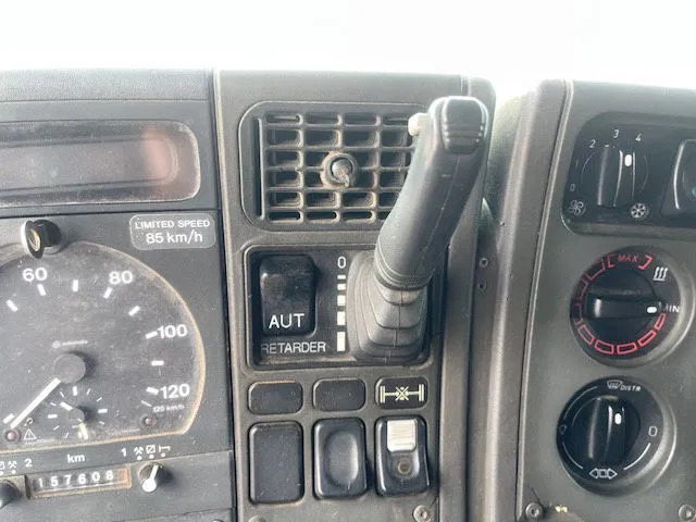 Cabeza tractora Scania R144-530 V8 Retarder 2x Diesel tank: foto 15 Cabeza tractora Scania R144-530 V8 Retarder 2x Diesel tank: foto 15