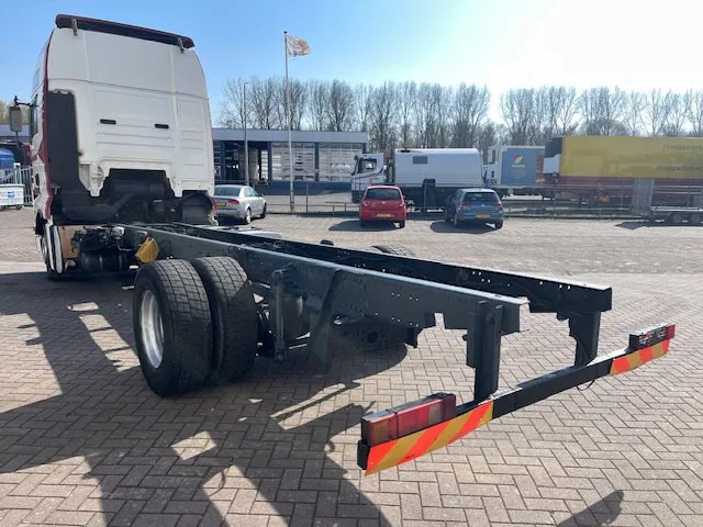 MAN TGA 18.460 Euro 3 Manual-gear Retarder - Camión chasis: foto 5 MAN TGA 18.460 Euro 3 Manual-gear Retarder - Camión chasis: foto 5