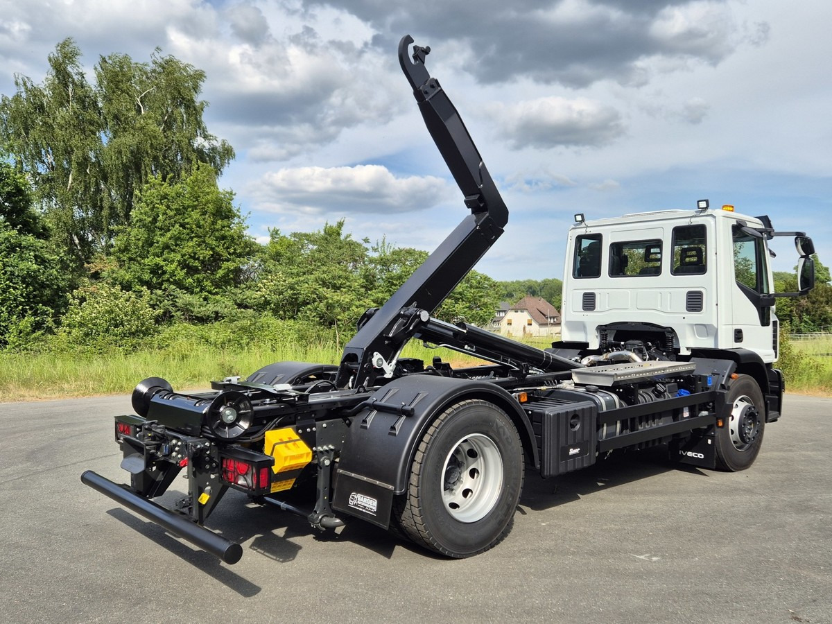 IVECO Euro Cargo 180E32 4x2 Abrollkipper Teleskoparm - Camión multibasculante: foto 5 IVECO Euro Cargo 180E32 4x2 Abrollkipper Teleskoparm - Camión multibasculante: foto 5