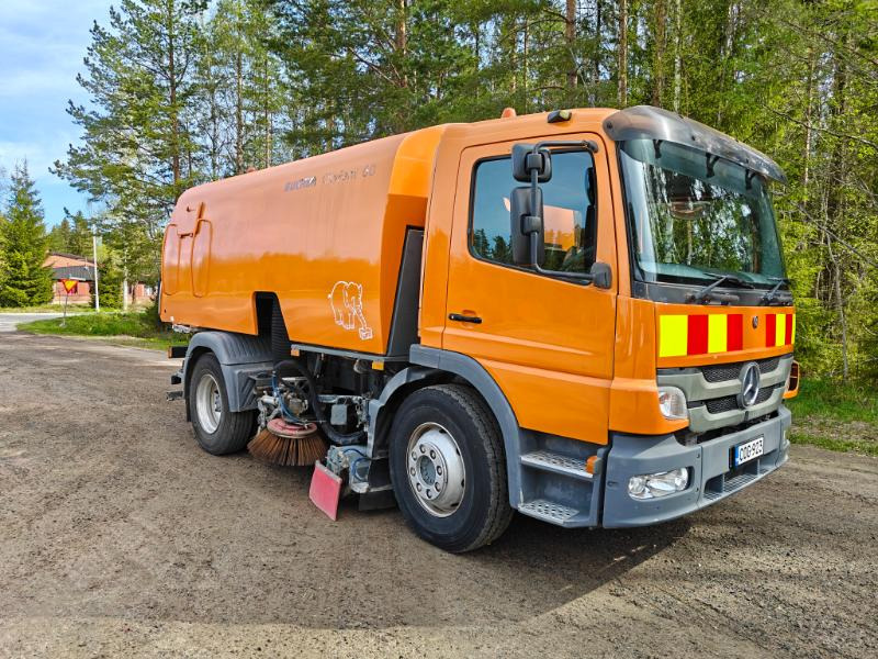 Bucher Cityfant 60 MB Atego - Barredora vial: foto 1 Bucher Cityfant 60 MB Atego - Barredora vial: foto 1
