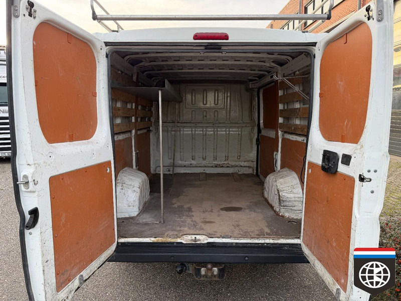 Furgoneta pequeña Citroën Jumper  2.2 blue HDI / ROOF IMPERIAL / L2 H1: foto 12