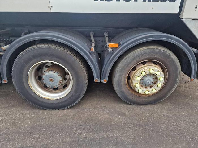 Camión Mercedes-Benz Econic 2628: foto 10