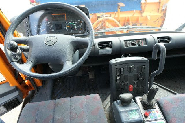Camión Unimog U 300 4x4, Schmidt, Streuer, Schild, Klima,27tkm: foto 13