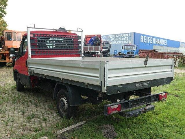 Iveco 35S17 HI-MATIC, Motorschaden, Klima, AHK,3. Sitz - Furgoneta basculante: foto 4 Iveco 35S17 HI-MATIC, Motorschaden, Klima, AHK,3. Sitz - Furgoneta basculante: foto 4