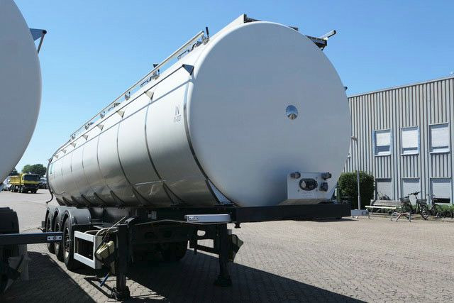 Menci SA 105/Lebensmittel Tank 32 cbm./Liftachse - Semirremolque cisterna: foto 3 Menci SA 105/Lebensmittel Tank 32 cbm./Liftachse - Semirremolque cisterna: foto 3
