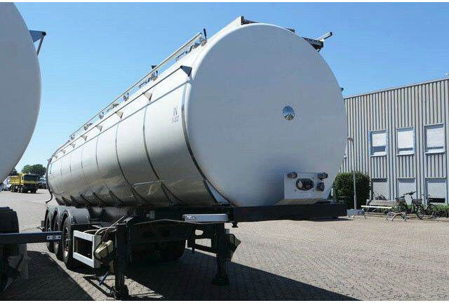 Menci SA 105/Lebensmittel Tank 32 cbm./Liftachse - Semirremolque cisterna: foto 3 Menci SA 105/Lebensmittel Tank 32 cbm./Liftachse - Semirremolque cisterna: foto 3