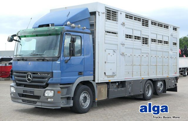 Mercedes-Benz 2541 L Actros 6x2, Finkl, 3 Stock,Kombi Liner XL - Camión para caballos: foto 1 Mercedes-Benz 2541 L Actros 6x2, Finkl, 3 Stock,Kombi Liner XL - Camión para caballos: foto 1