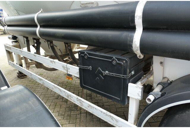 SPITZER SF 2743 PI, Zement, Alu-Felgen, 43m³, 1 Kammer - Semirremolque cisterna: foto 5 SPITZER SF 2743 PI, Zement, Alu-Felgen, 43m³, 1 Kammer - Semirremolque cisterna: foto 5