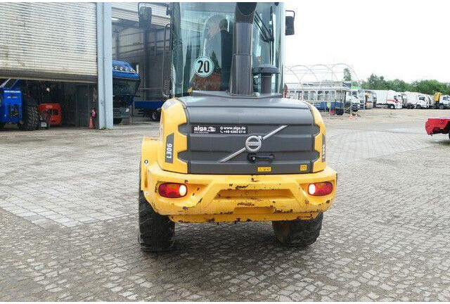 Volvo L30G, 4+1 Schaufel, Palettengabel, Hydr. S.W.S. - Cargadora de ruedas: foto 4 Volvo L30G, 4+1 Schaufel, Palettengabel, Hydr. S.W.S. - Cargadora de ruedas: foto 4