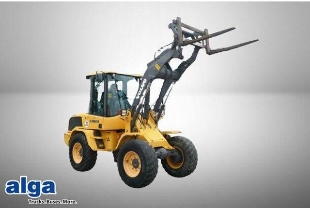 Volvo L30G, 4+1 Schaufel, Palettengabel, Hydr. S.W.S. - Cargadora de ruedas: foto 1 Volvo L30G, 4+1 Schaufel, Palettengabel, Hydr. S.W.S. - Cargadora de ruedas: foto 1