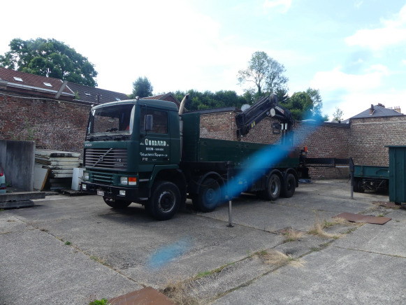Camion plateau ridelle avec grue auxiliaire Volvo F12 (1994-64.040 km-VIN:YV2H5A7G6RA225775) - Camión caja abierta, Camión grúa: foto 1 Camion plateau ridelle avec grue auxiliaire Volvo F12 (1994-64.040 km-VIN:YV2H5A7G6RA225775) - Camión caja abierta, Camión grúa: foto 1