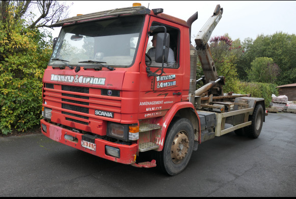 Camion porte container Scania P93ML4X2Z1 (1995-844.006 km) - Camión multibasculante: foto 1 Camion porte container Scania P93ML4X2Z1 (1995-844.006 km) - Camión multibasculante: foto 1