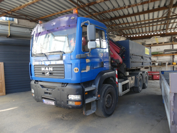 Camion porte container avec grue MAN TGA MH 26 FD (2005-455.395 km)(WMAH09ZZ96M427264) - Camión portacontenedore/ Intercambiable: foto 1 Camion porte container avec grue MAN TGA MH 26 FD (2005-455.395 km)(WMAH09ZZ96M427264) - Camión portacontenedore/ Intercambiable: foto 1