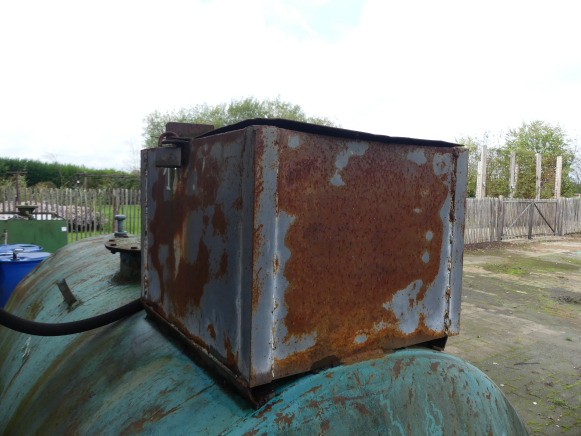 Cuve a mazout avec pompe - Maquinaria de alimentación: foto 4 Cuve a mazout avec pompe - Maquinaria de alimentación: foto 4