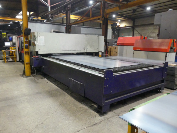 Machine de découpe laser CO² avec refroidisseur et aspiration de fumée Bystronic Bylaser 4400 - Máquina para metal: foto 2 Machine de découpe laser CO² avec refroidisseur et aspiration de fumée Bystronic Bylaser 4400 - Máquina para metal: foto 2