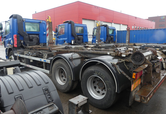 REF:BS-SG-14 - Camion porte container DAF FASCF85 (2007-1.117.773 km) - Camión portacontenedore/ Intercambiable: foto 4 REF:BS-SG-14 - Camion porte container DAF FASCF85 (2007-1.117.773 km) - Camión portacontenedore/ Intercambiable: foto 4