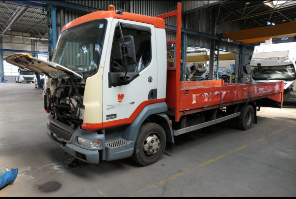 REF:imat : 1-GEM-292 - Camion plateau DAF LF45 (2002-326.743 km) - Camión caja abierta: foto 1 REF:imat : 1-GEM-292 - Camion plateau DAF LF45 (2002-326.743 km) - Camión caja abierta: foto 1