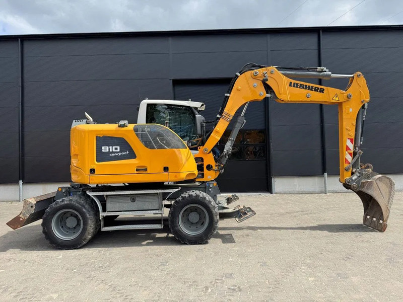 Liebherr A910 compact 2018 4000 uur !! 4x4 - Excavadora de ruedas: foto 5 Liebherr A910 compact 2018 4000 uur !! 4x4 - Excavadora de ruedas: foto 5