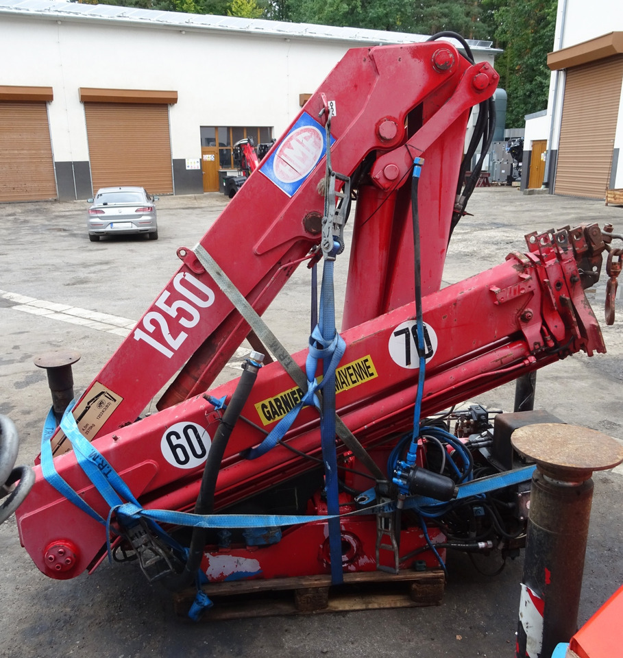 HMF 1250 K3 crane with remote control, 15 m, Funk, Ladekran, Kran PALFINGER  - Grúa para camión: foto 1 HMF 1250 K3 crane with remote control, 15 m, Funk, Ladekran, Kran PALFINGER  - Grúa para camión: foto 1