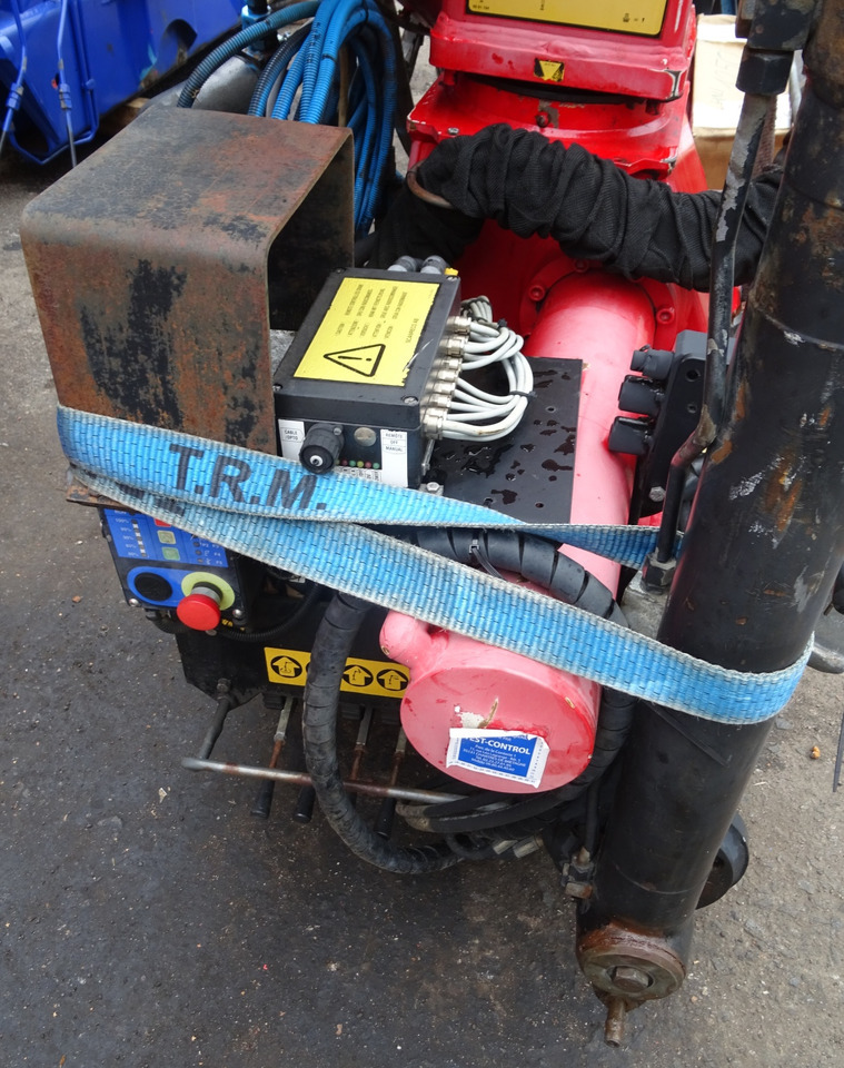 HMF 1250 K3 crane with remote control, 15 m, Funk, Ladekran, Kran PALFINGER  - Grúa para camión: foto 5 HMF 1250 K3 crane with remote control, 15 m, Funk, Ladekran, Kran PALFINGER  - Grúa para camión: foto 5