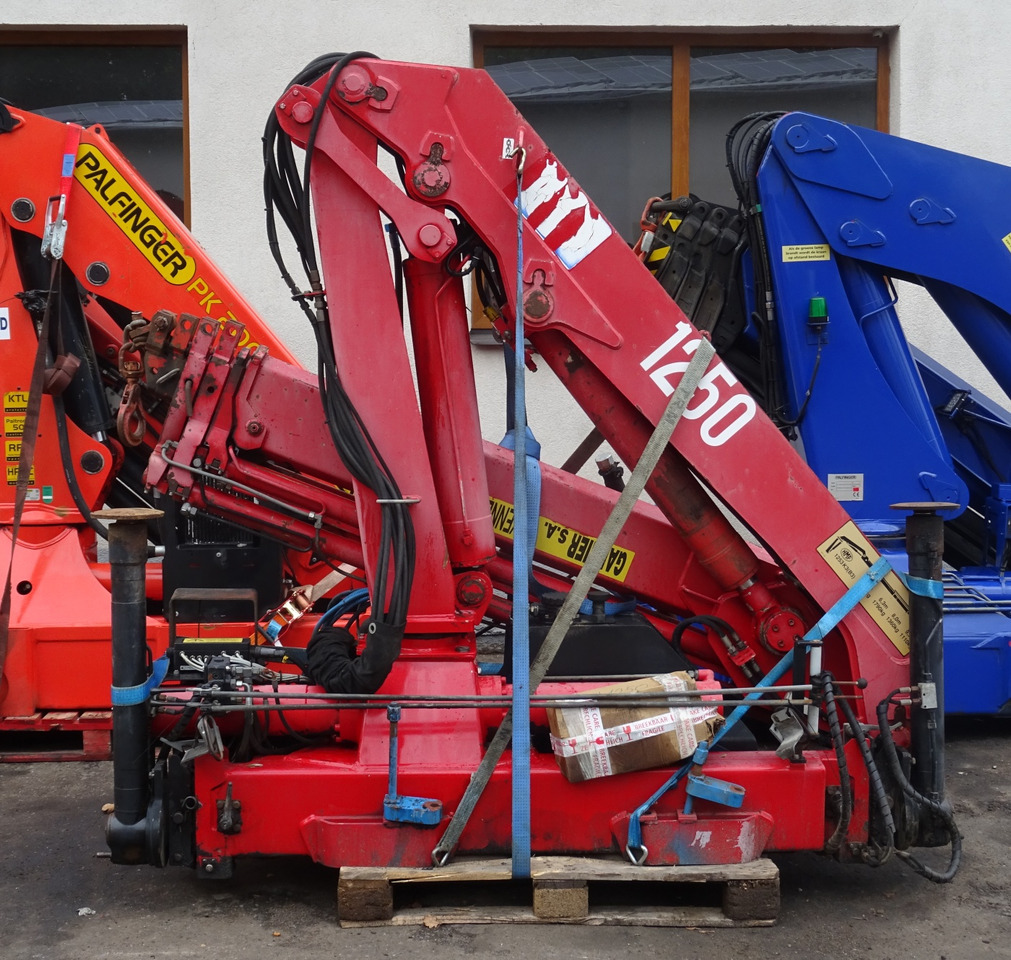 HMF 1250 K3 crane with remote control, 15 m, Funk, Ladekran, Kran PALFINGER  - Grúa para camión: foto 2 HMF 1250 K3 crane with remote control, 15 m, Funk, Ladekran, Kran PALFINGER  - Grúa para camión: foto 2