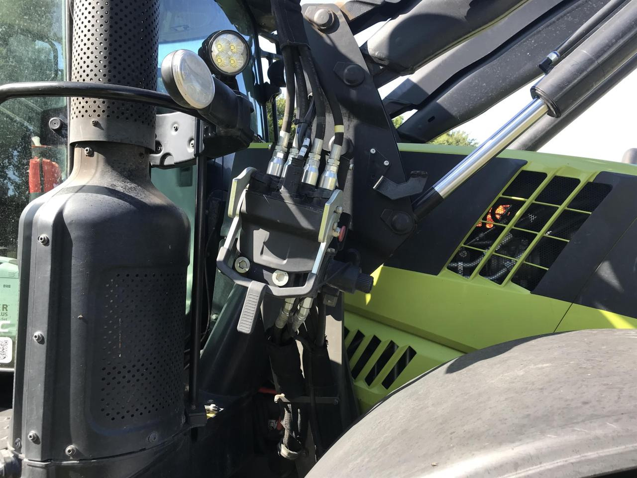 Tractor CLAAS Arion 660: foto 7