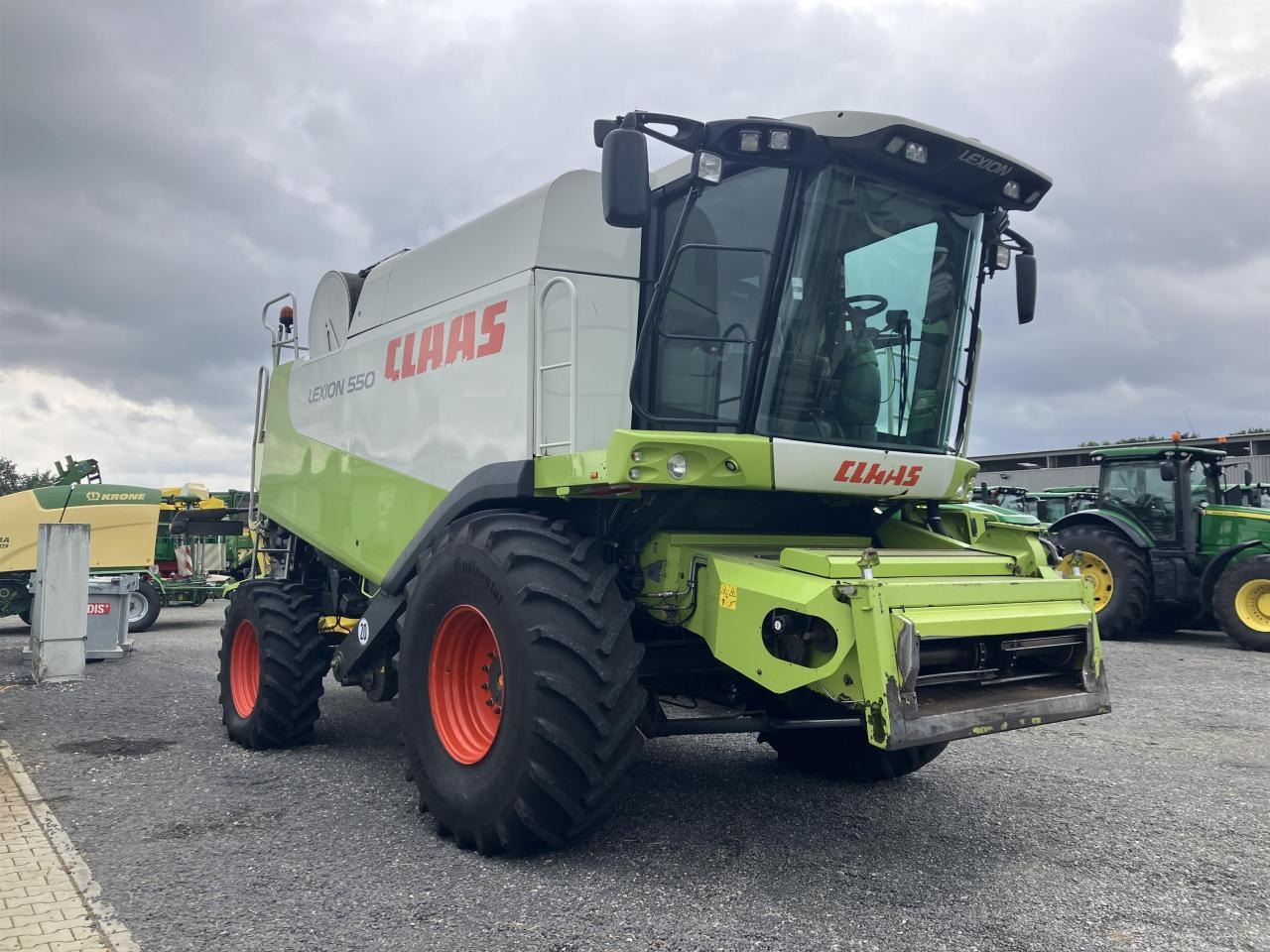 Cosechadora de granos CLAAS Lexion 550: foto 1
