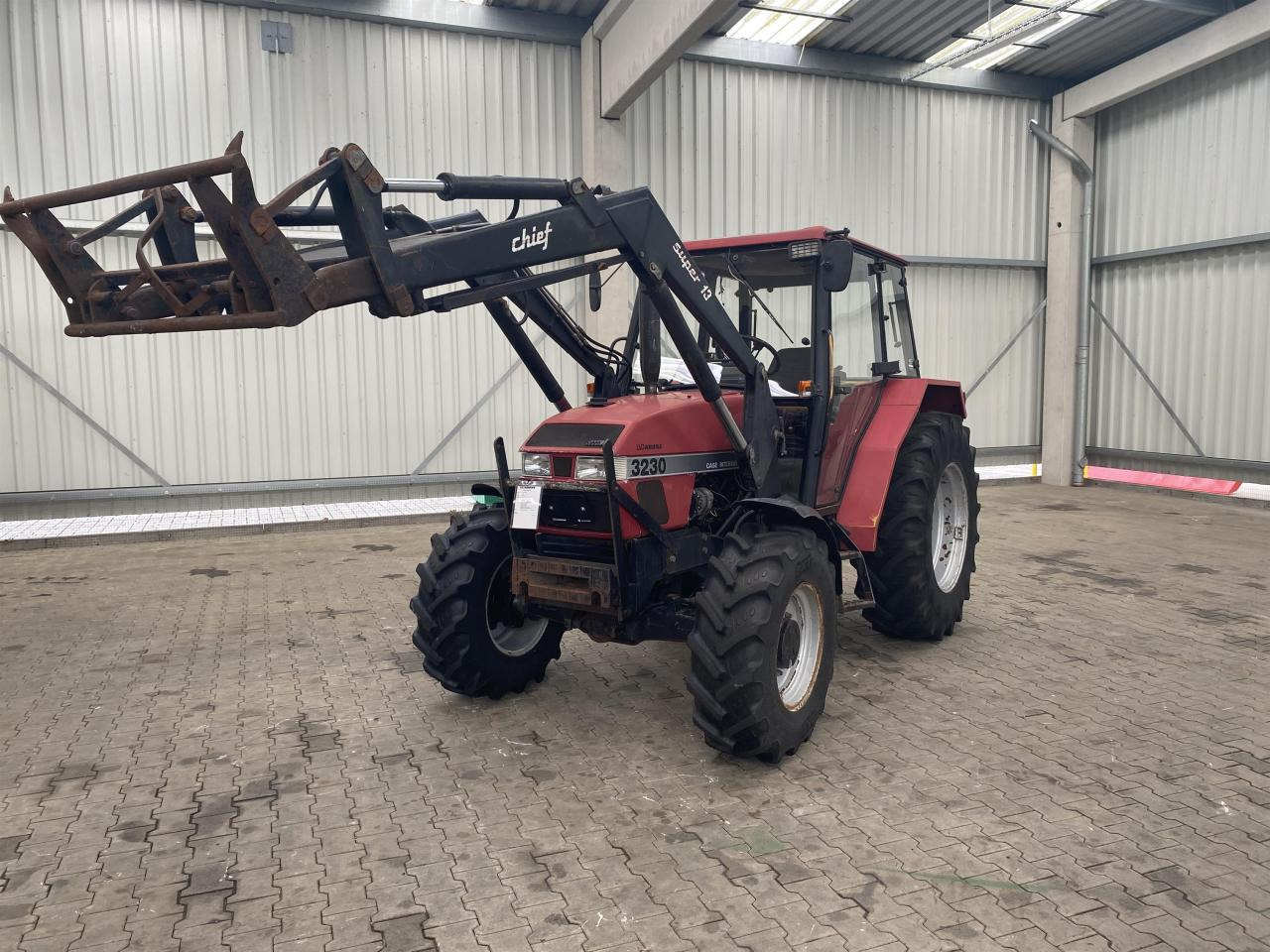 Case-IH 3230 - Tractor: foto 1 Case-IH 3230 - Tractor: foto 1