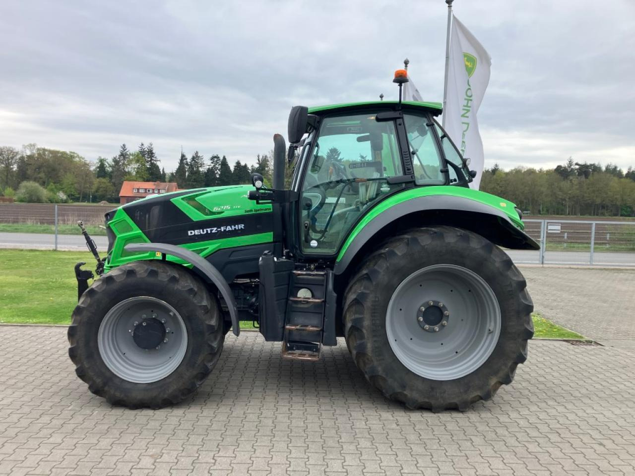 Deutz-Fahr 6215 TTV - Tractor: foto 2 Deutz-Fahr 6215 TTV - Tractor: foto 2
