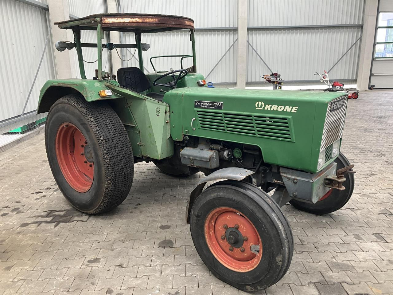 Fendt 104 S Farmer - Tractor: foto 2 Fendt 104 S Farmer - Tractor: foto 2