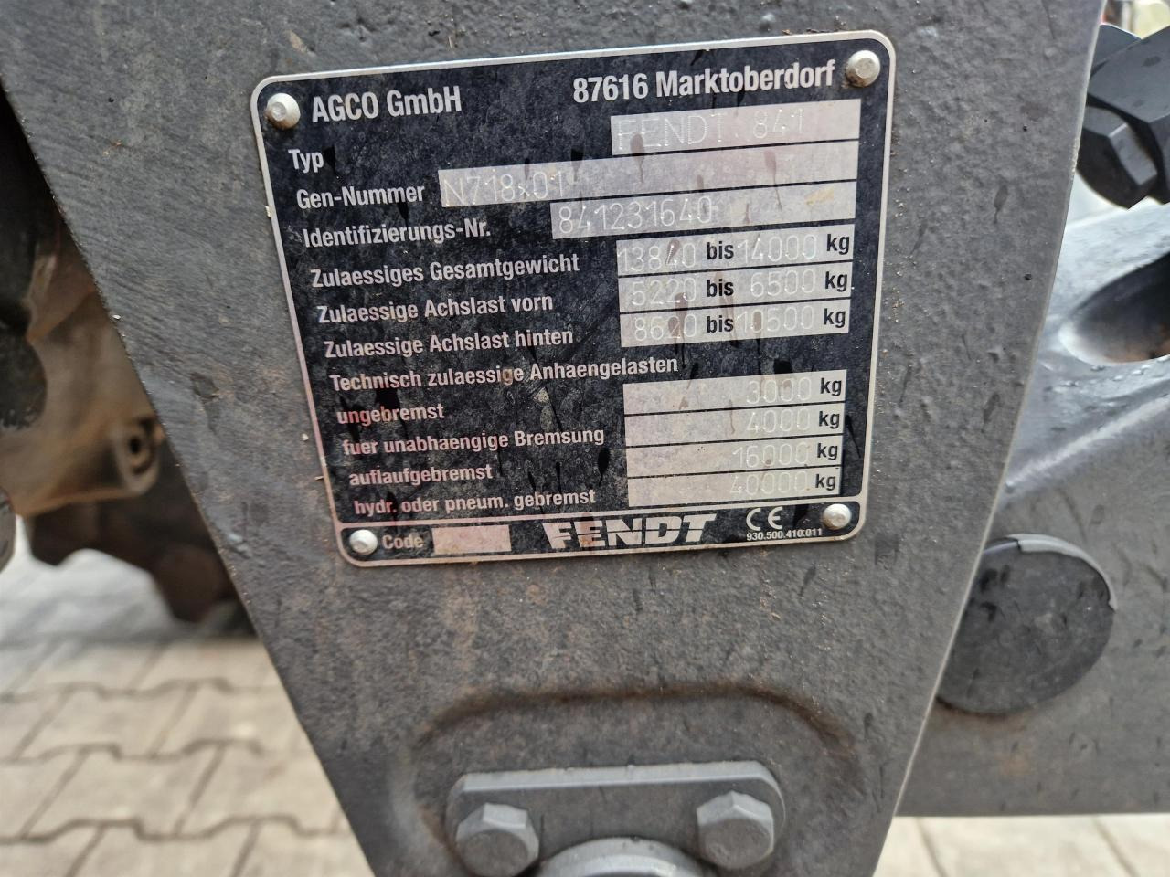 Tractor Fendt 826 Vario S4 Profi Plus: foto 9
