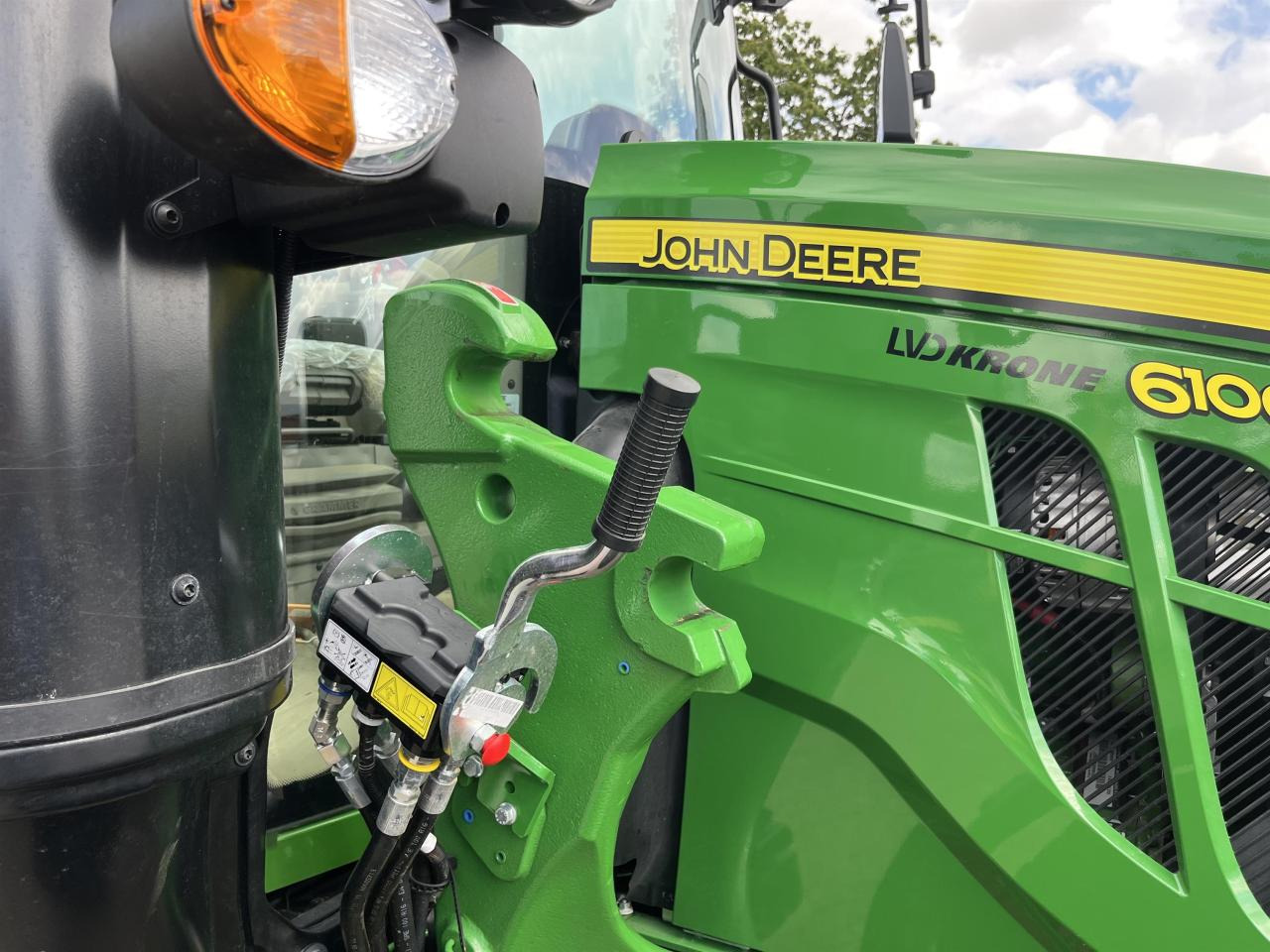 Tractor John Deere 6100M: foto 7