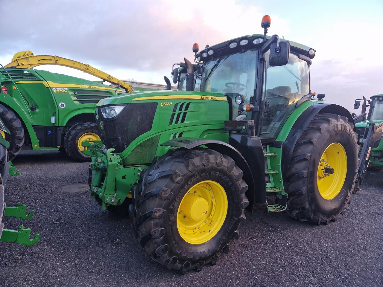 John Deere 6170R - Tractor: foto 1 John Deere 6170R - Tractor: foto 1