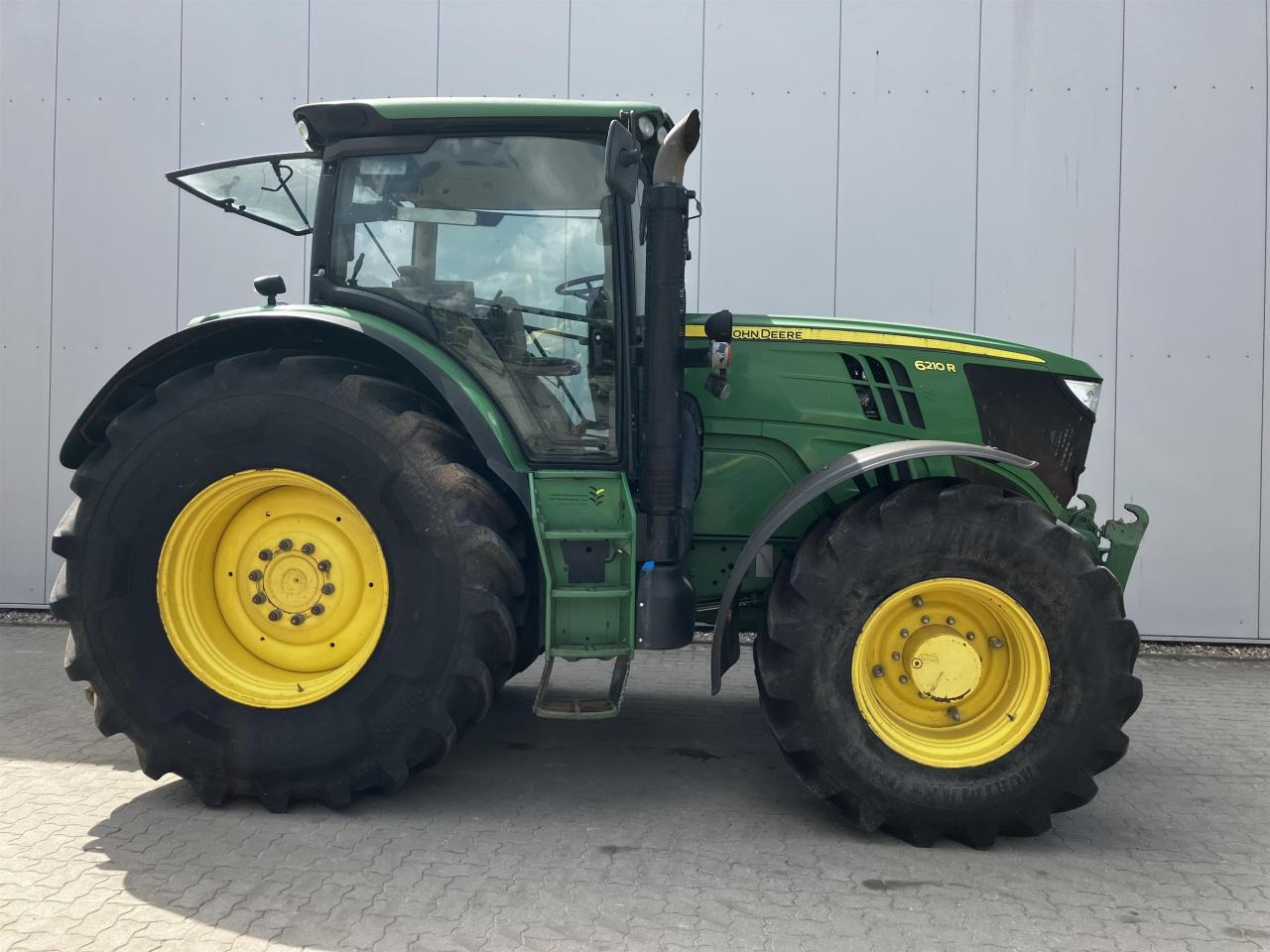 John Deere 6210R - Tractor: foto 2 John Deere 6210R - Tractor: foto 2
