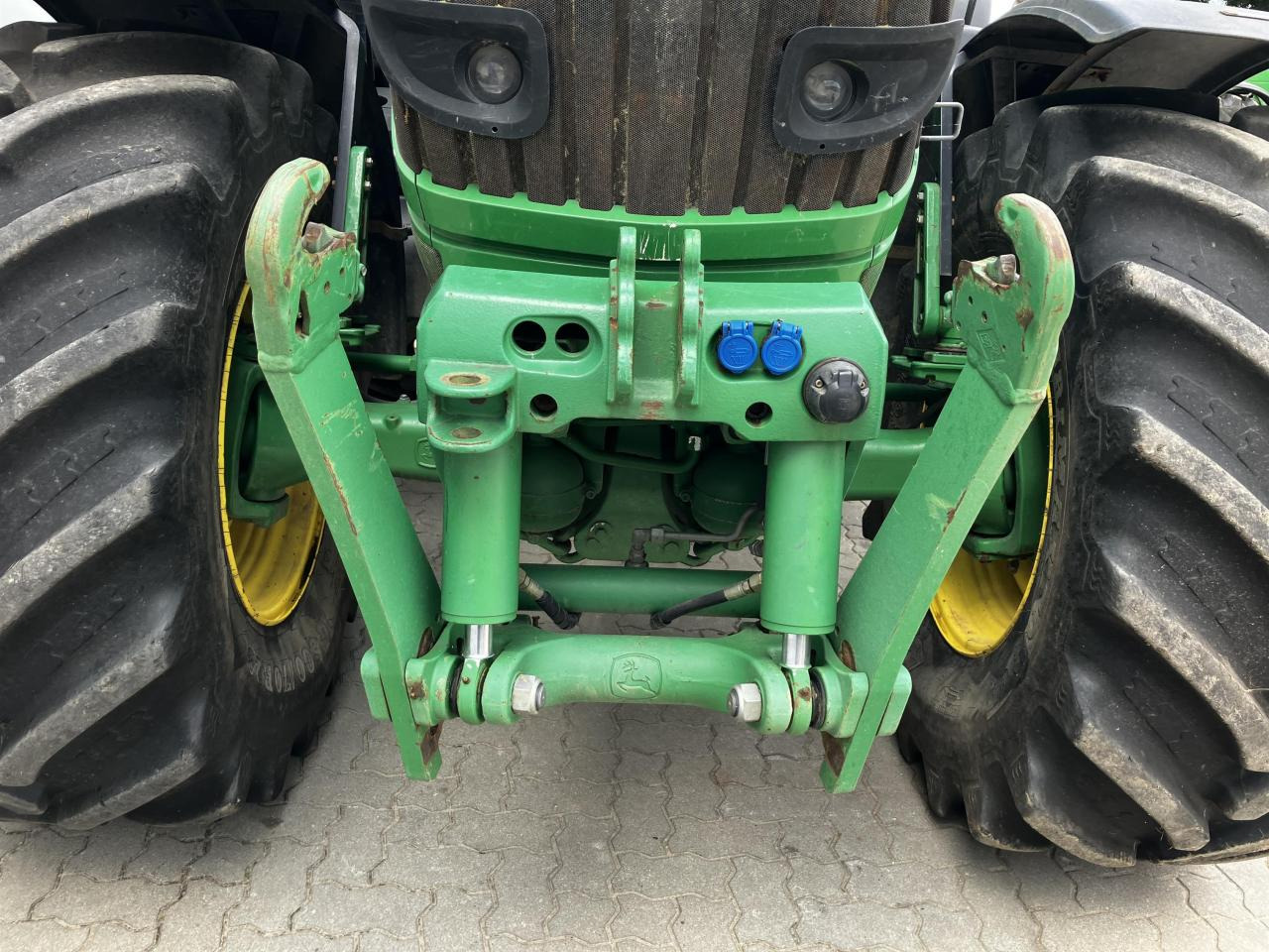 John Deere 6210R - Tractor: foto 4 John Deere 6210R - Tractor: foto 4