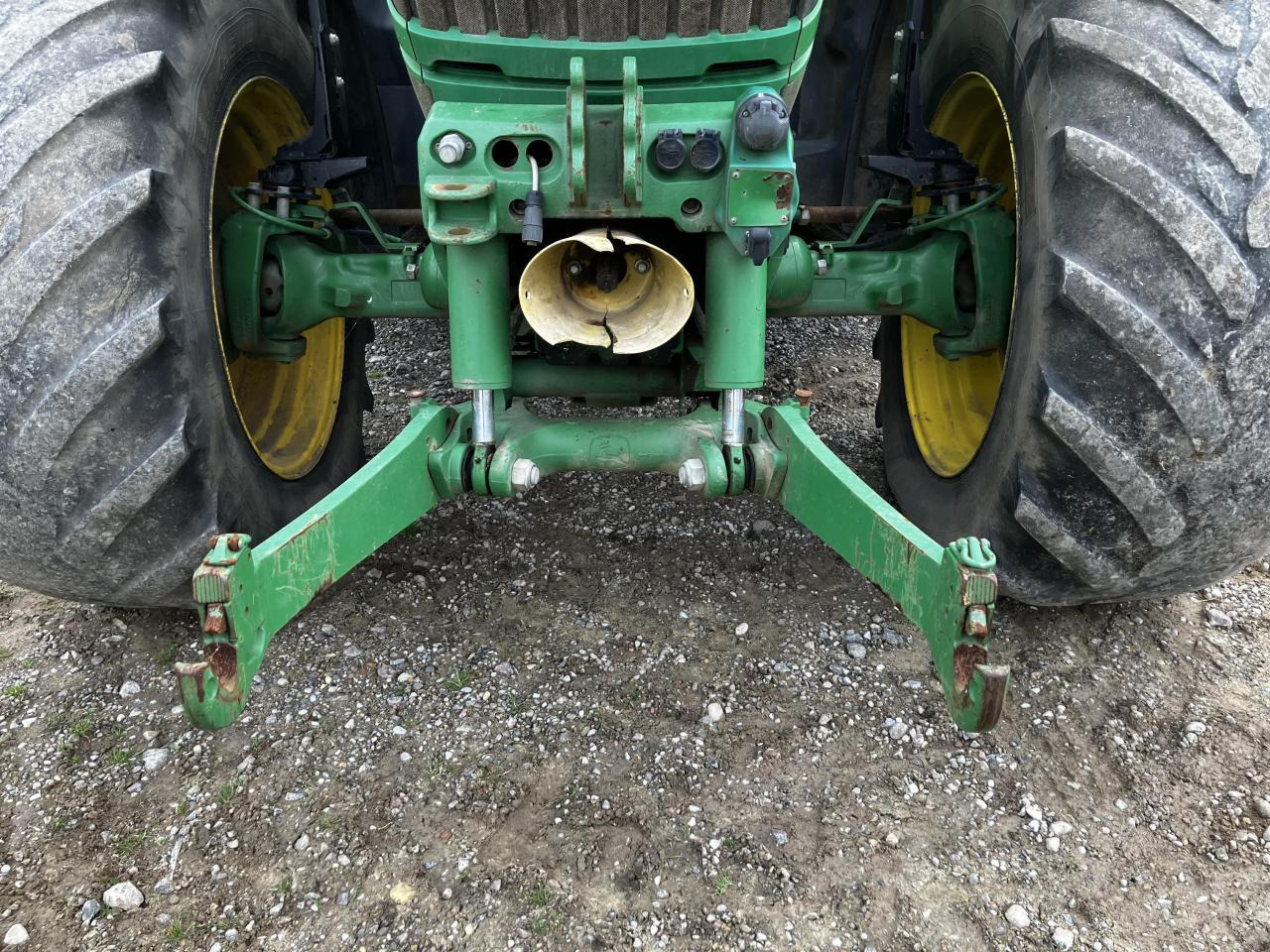 John Deere 6215R - Tractor: foto 4 John Deere 6215R - Tractor: foto 4