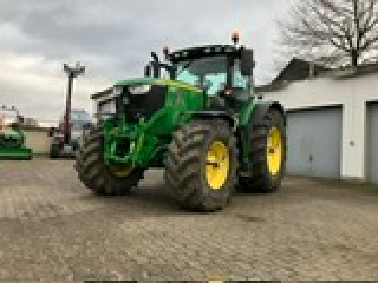 John Deere 6215R - Tractor: foto 1 John Deere 6215R - Tractor: foto 1