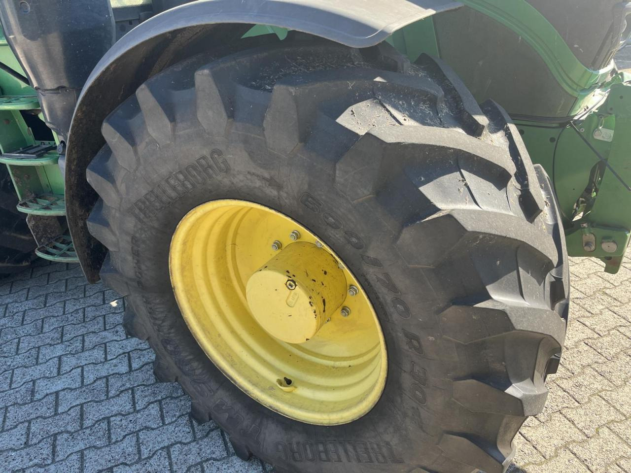 John Deere 6215R - Tractor: foto 3 John Deere 6215R - Tractor: foto 3