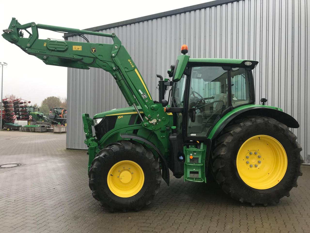 John Deere 6R 110 - Tractor: foto 1 John Deere 6R 110 - Tractor: foto 1