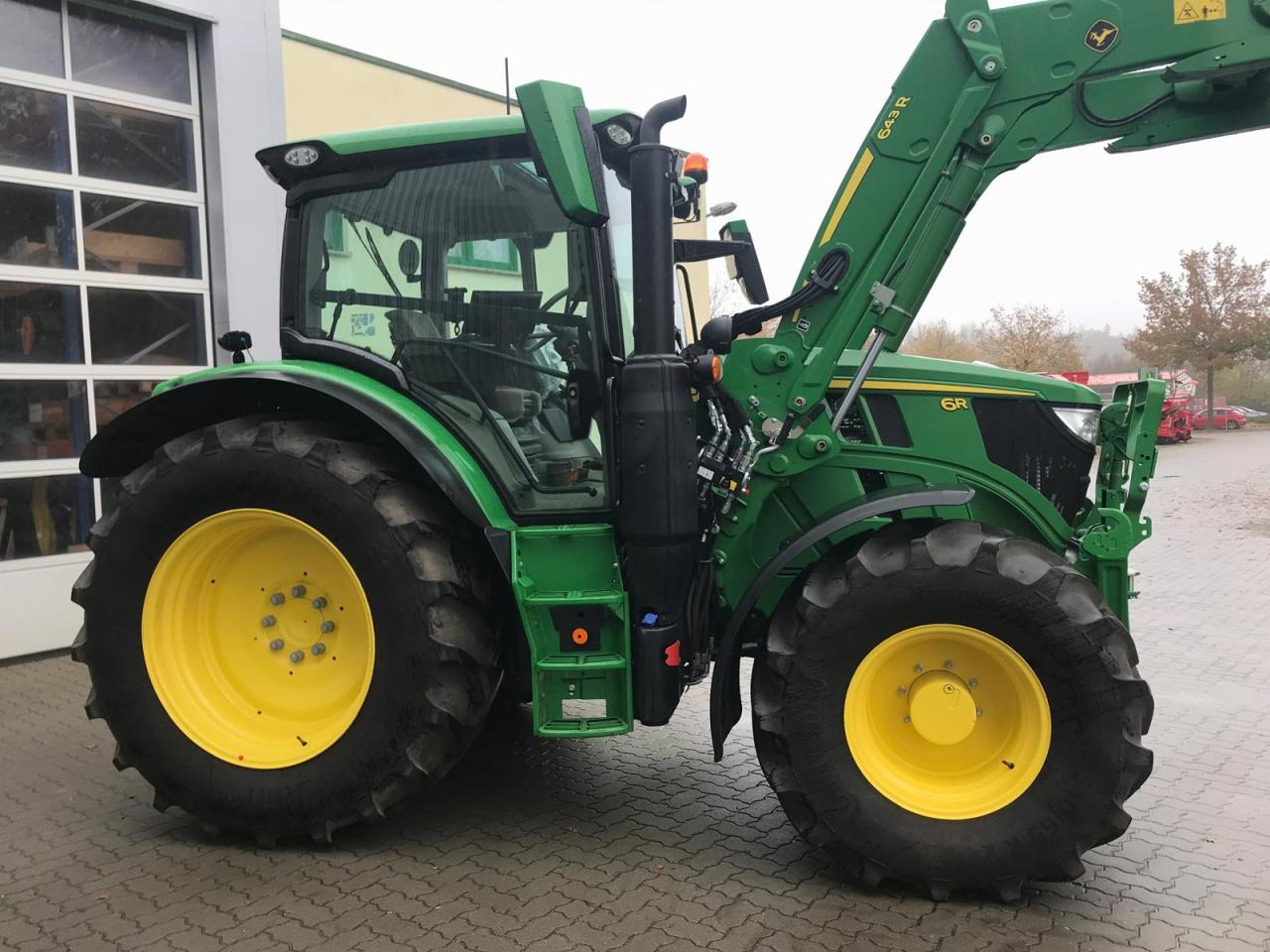 John Deere 6R 110 - Tractor: foto 2 John Deere 6R 110 - Tractor: foto 2