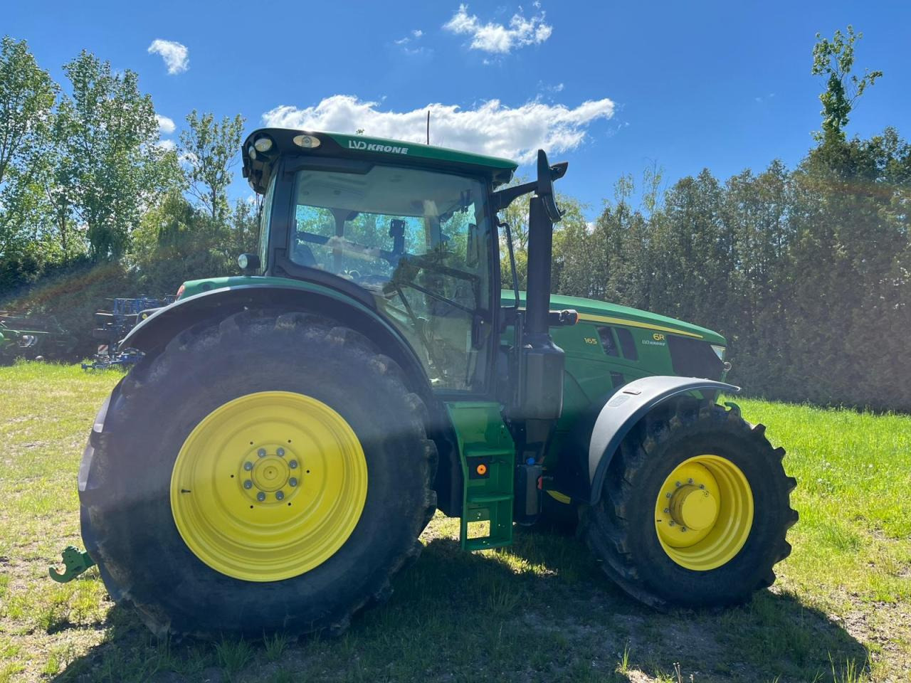 John Deere 6R 165 - Tractor: foto 2 John Deere 6R 165 - Tractor: foto 2