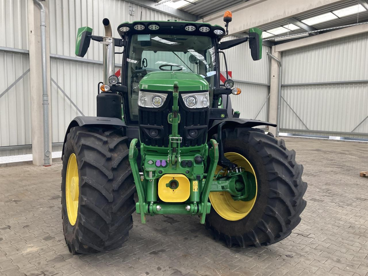 John Deere 6R 185 - Tractor: foto 3 John Deere 6R 185 - Tractor: foto 3