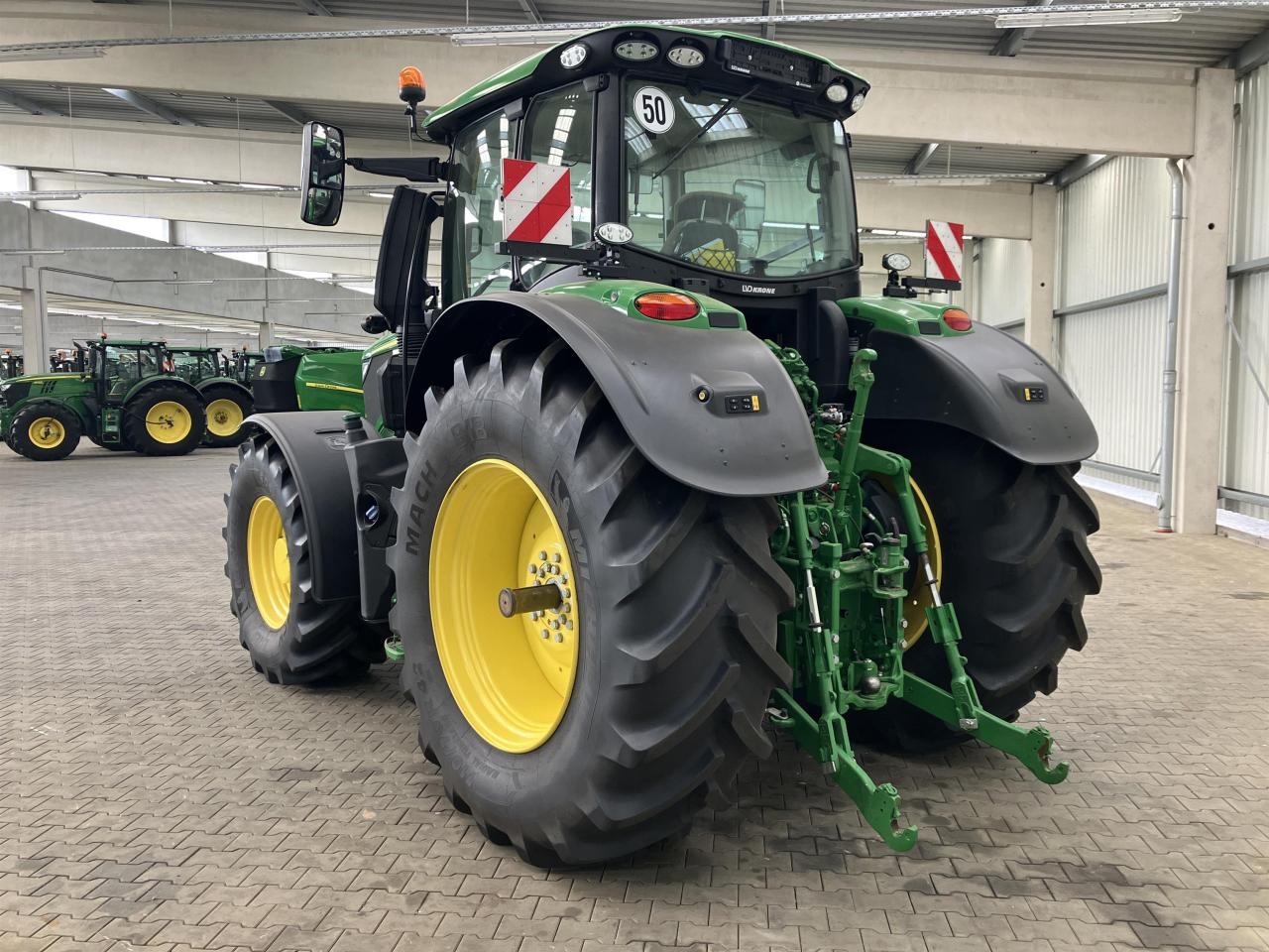 John Deere 6R 250 - Tractor: foto 4 John Deere 6R 250 - Tractor: foto 4