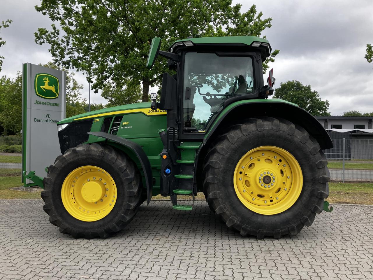 John Deere 7R 310 - Tractor: foto 1 John Deere 7R 310 - Tractor: foto 1