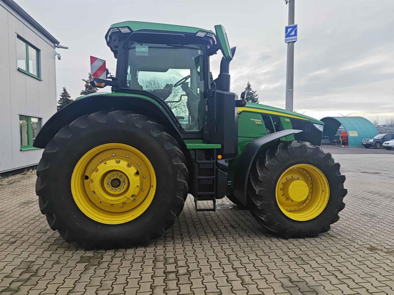 John Deere 7R 330 - Tractor: foto 2 John Deere 7R 330 - Tractor: foto 2