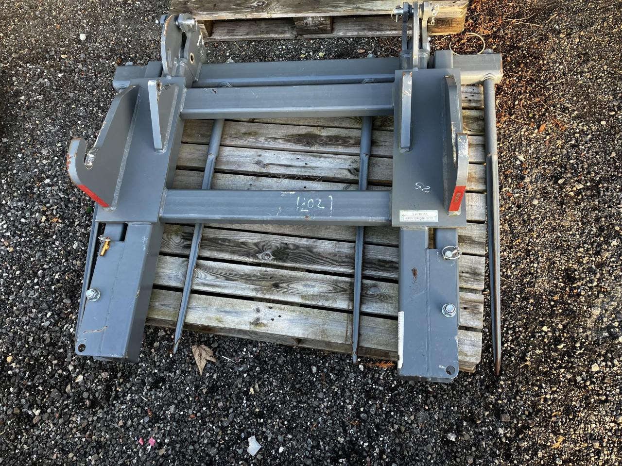 Kramer Ballenspieß klappbar EURO - Cargador frontal para tractor: foto 1 Kramer Ballenspieß klappbar EURO - Cargador frontal para tractor: foto 1