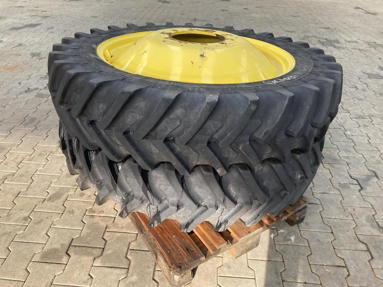 Michelin 320/85R38 - Neumático para Maquinaria agrícola: foto 1 Michelin 320/85R38 - Neumático para Maquinaria agrícola: foto 1